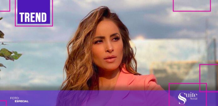 SS CARLOS Carlos Rivera y Cynthia Rodríguez anunciaron el embarazo de su primer hijo: León, a través de una fotografía en redes sociales